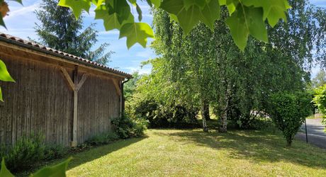 Maison Perigordine proche des commerces et parc arboré de 3860m2
