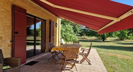 Maison Perigordine proche des commerces et parc arboré de 3860m2