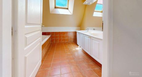 Maison Perigordine proche des commerces et parc arboré de 3860m2