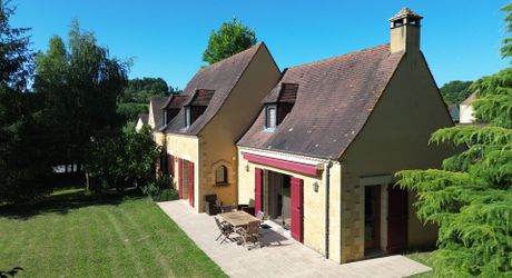 Maison Perigordine proche des commerces et parc arboré de 3860m2