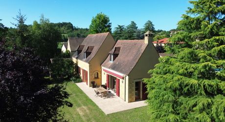 Maison Perigordine proche des commerces et parc arboré de 3860m2