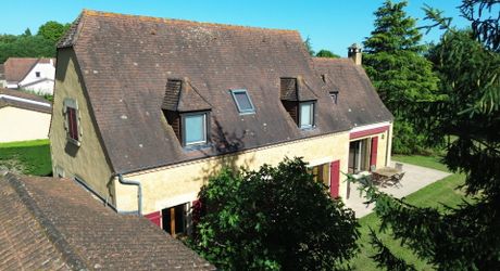 Maison Perigordine proche des commerces et parc arboré de 3860m2