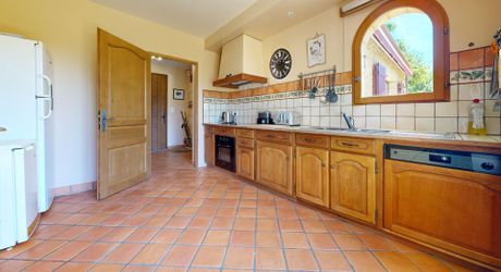 Maison Perigordine proche des commerces et parc arboré de 3860m2