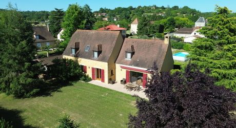 Maison Perigordine proche des commerces et parc arboré de 3860m2