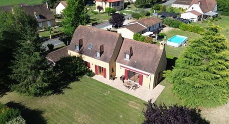 Maison Perigordine proche des commerces et parc arboré de 3860m2