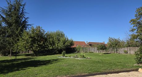 Grande maison contemporaine avec piscine et vue dégagée 