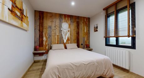 Grande maison contemporaine avec piscine et vue dégagée 