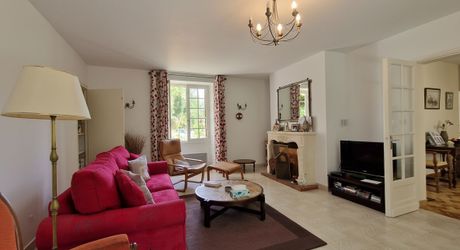 Maison de village de caractère avec piscine et terrain de 1875m2