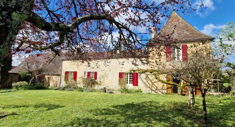 Maison de village de caractère avec piscine et terrain de 1875m2