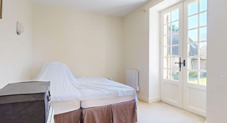 Maison de village de caractère avec piscine et terrain de 1875m2