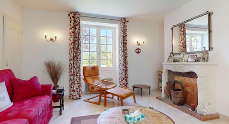 Maison de village de caractère avec piscine et terrain de 1875m2