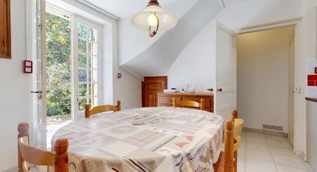 Maison de village de caractère avec piscine et terrain de 1875m2