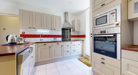 Maison de village de caractère avec piscine et terrain de 1875m2