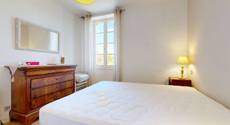 Maison de village de caractère avec piscine et terrain de 1875m2