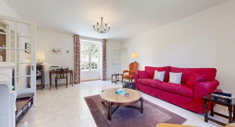 Maison de village de caractère avec piscine et terrain de 1875m2