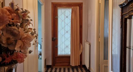 Stone house close to shops in Le Bugue on 3,522 m² of buildable land