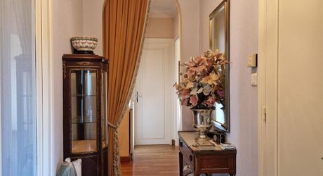 Stone house close to shops in Le Bugue on 3,522 m² of buildable land