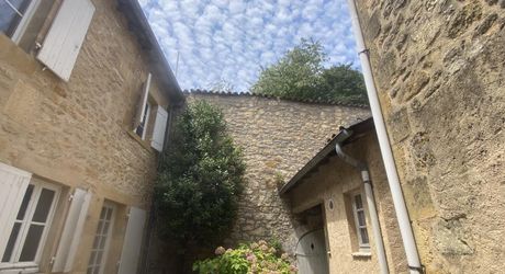 Grande maison de ville 210m2 avec jardin et garage - Proche commerces