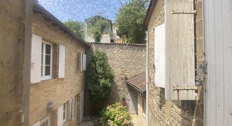 Grande maison de ville 210m2 avec jardin et garage - Proche commerces