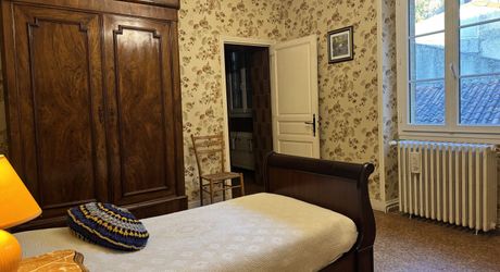 Grande maison de ville 210m2 avec jardin et garage - Proche commerces