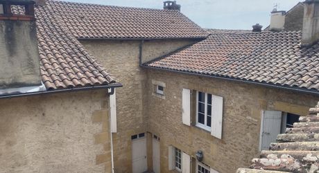 Grande maison de ville 210m2 avec jardin et garage - Proche commerces