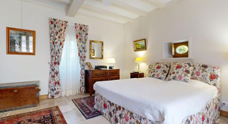 Le charme de l’ancien, la perfection de la rénovation et les vues que le Périgord peut offrir.