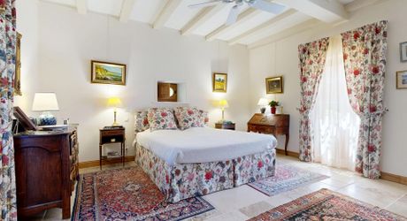 Le charme de l’ancien, la perfection de la rénovation et les vues que le Périgord peut offrir.
