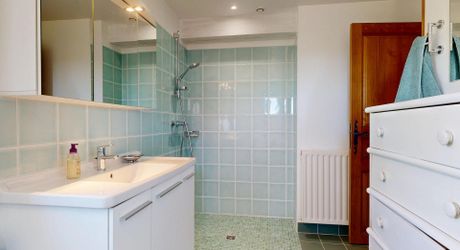 Le charme de l’ancien, la perfection de la rénovation et les vues que le Périgord peut offrir.