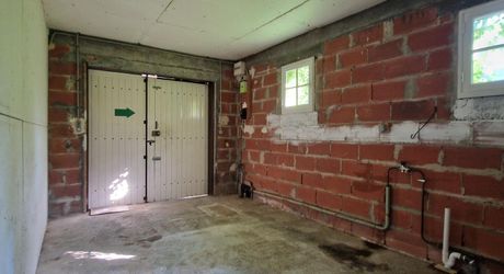 3-bedroom Perigordian house, close to shops with 1,300 m² of land