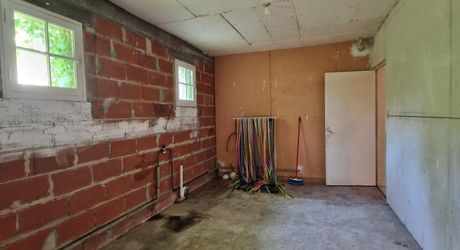 3-bedroom Perigordian house, close to shops with 1,300 m² of land