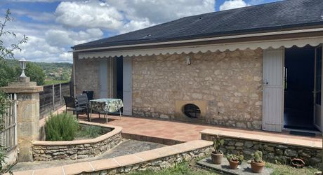 Demeure de charme en pierre - Proche commerces, cadre privilégié