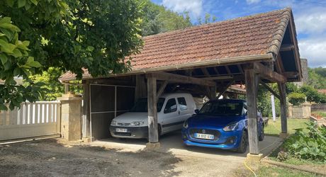 Demeure de charme en pierre - Proche commerces, cadre privilégié