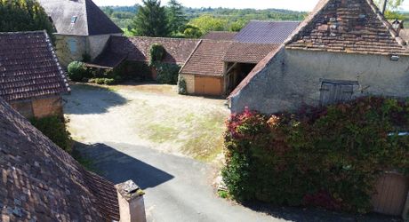 Corps de ferme à rénover – Périgord Noir – Terrain de 20 500 m²