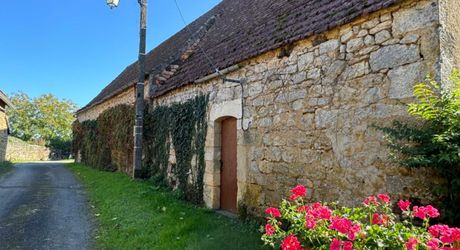 Corps de ferme à rénover – Périgord Noir – Terrain de 20 500 m²