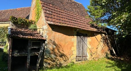 Corps de ferme à rénover – Périgord Noir – Terrain de 20 500 m²