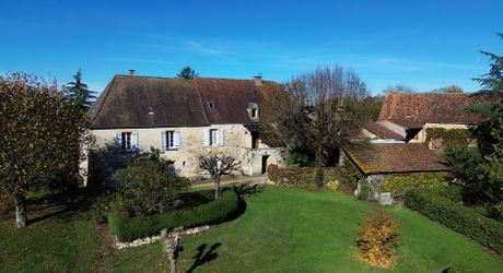 Corps de ferme à rénover – Périgord Noir – Terrain de 20 500 m²