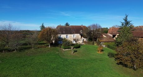 Corps de ferme à rénover – Périgord Noir – Terrain de 20 500 m²