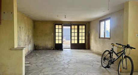 Maison contemporaine à moderniser, 97m², terrain 809m², idéal premier achat ou investissement locatif