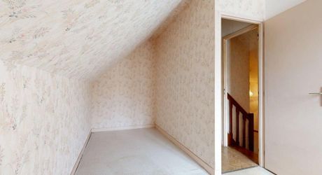 Maison contemporaine à moderniser, 97m², terrain 809m², idéal premier achat ou investissement locatif
