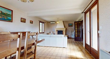 Maison contemporaine à moderniser, 97m², terrain 809m², idéal premier achat ou investissement locatif