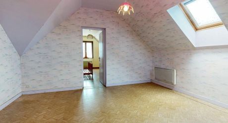 Maison contemporaine à moderniser, 97m², terrain 809m², idéal premier achat ou investissement locatif