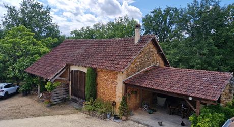 Charming property with swimming pool and 6,268 m² of land