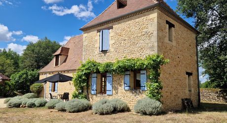 Charming property with swimming pool and 6,268 m² of land