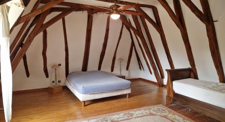 Charming property with swimming pool and 6,268 m² of land