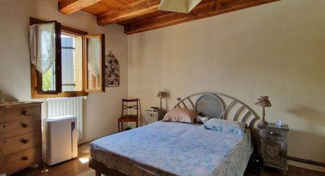 Charming property with swimming pool and 6,268 m² of land