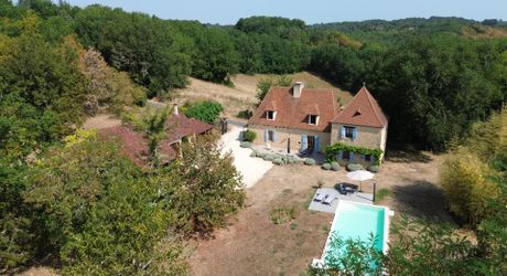 Charming property with swimming pool and 6,268 m² of land