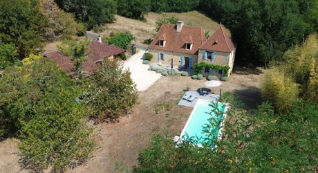 Charming property with swimming pool and 6,268 m² of land