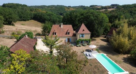 Charming property with swimming pool and 6,268 m² of land