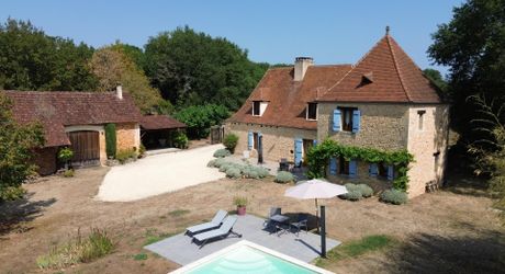 Charming property with swimming pool and 6,268 m² of land