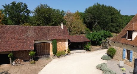 Charming property with swimming pool and 6,268 m² of land